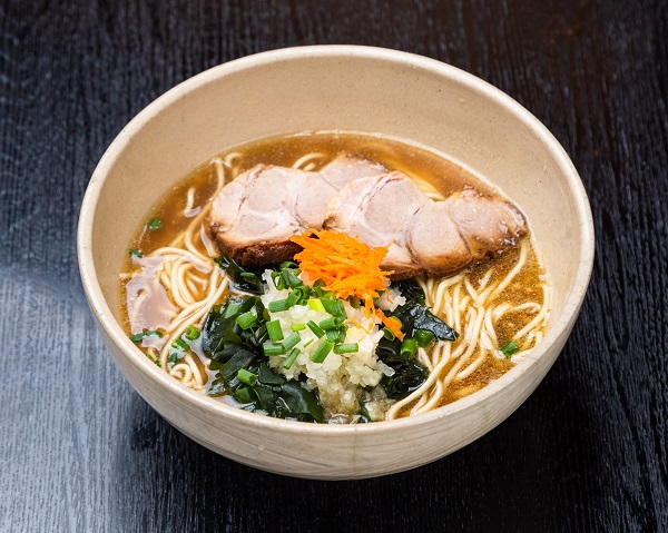 900円